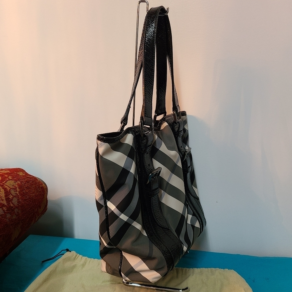 Burberry Check Tote - Picture 15 of 16